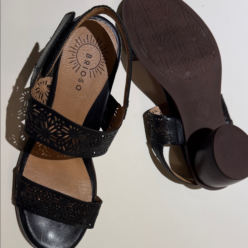Brioso Women's Black Laser-Cut Sandals - Picture 2 of 3